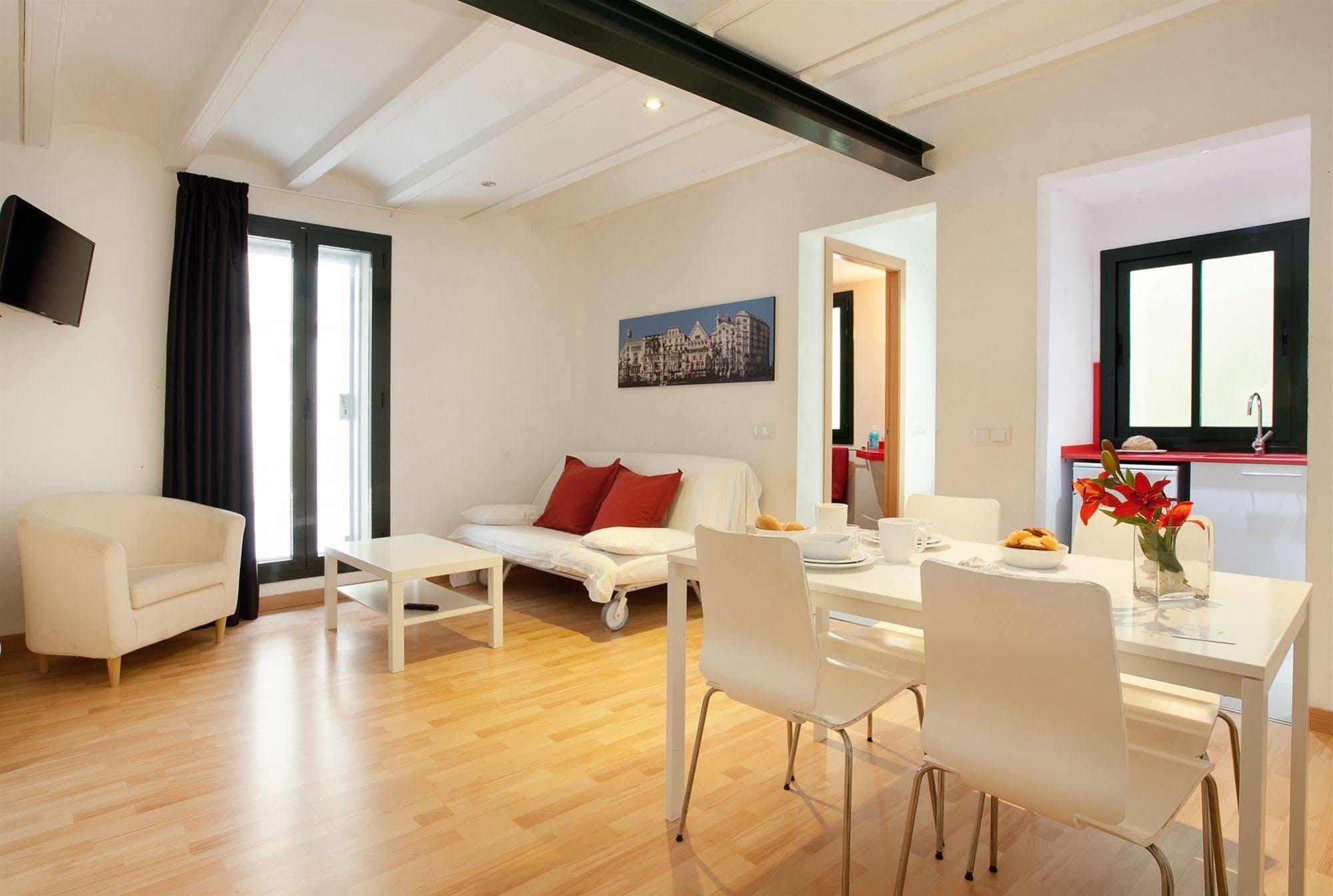 Castro Exclusive Residences Gracia Barcellona Esterno foto