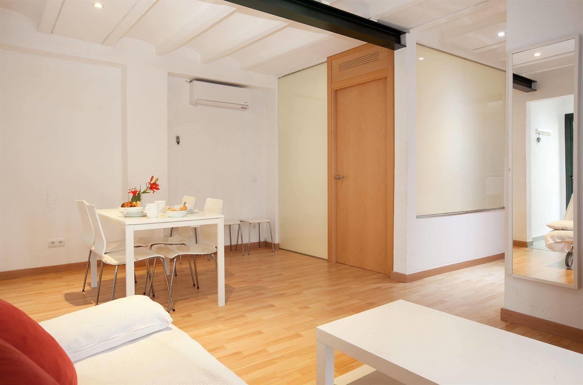 Castro Exclusive Residences Gracia Barcellona Esterno foto
